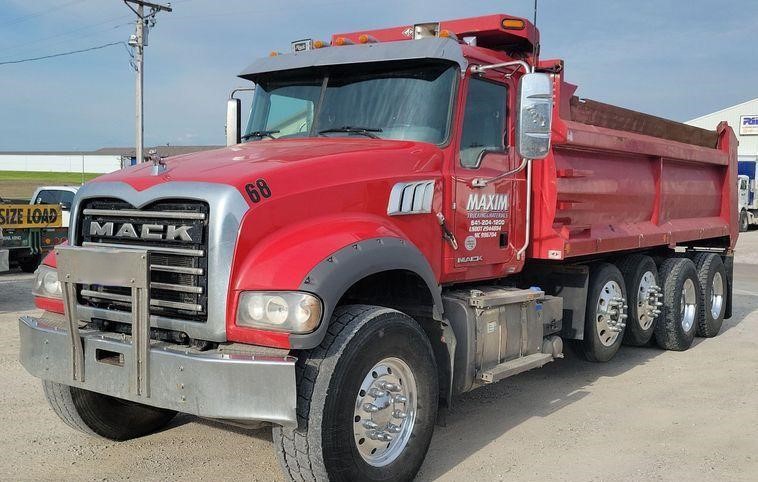 2018 Mack GU713